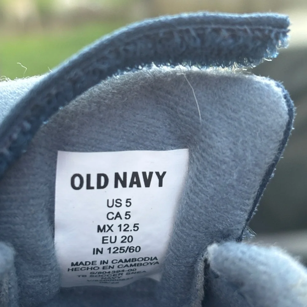 Old Navy Blue Toddler Sneakers with White Accent - Picture 4 of 4